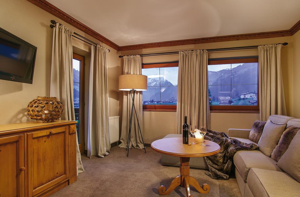 Villa Haidacher Relax & Lifestyle Apartments Zell am Ziller Room photo